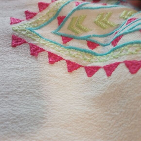 - May & July embroidered boho crop top with adjustable shoulder straps - Picture 9 of 9